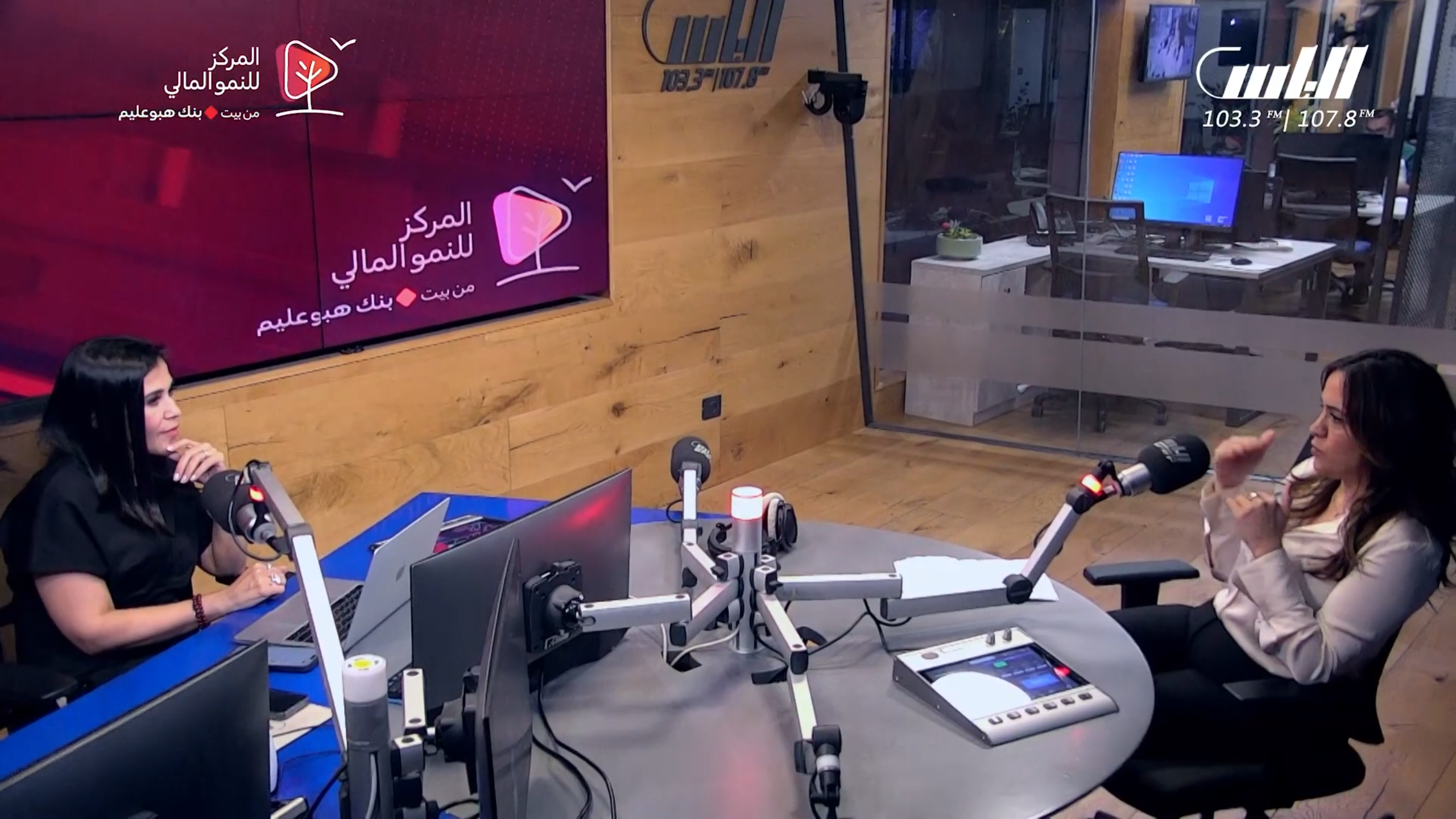 بودكاست تحت السيطرة - حلقة 4 - الدكتور حسن عباسي من أم الفحم أصغر محاضر في تاربخ " التخنيون"